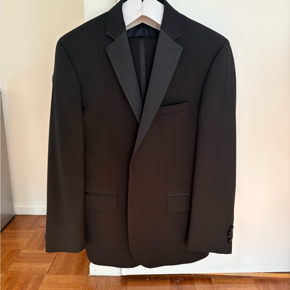 Jos A Bank Tuxedo - 1905 Collection - Tailored Fit